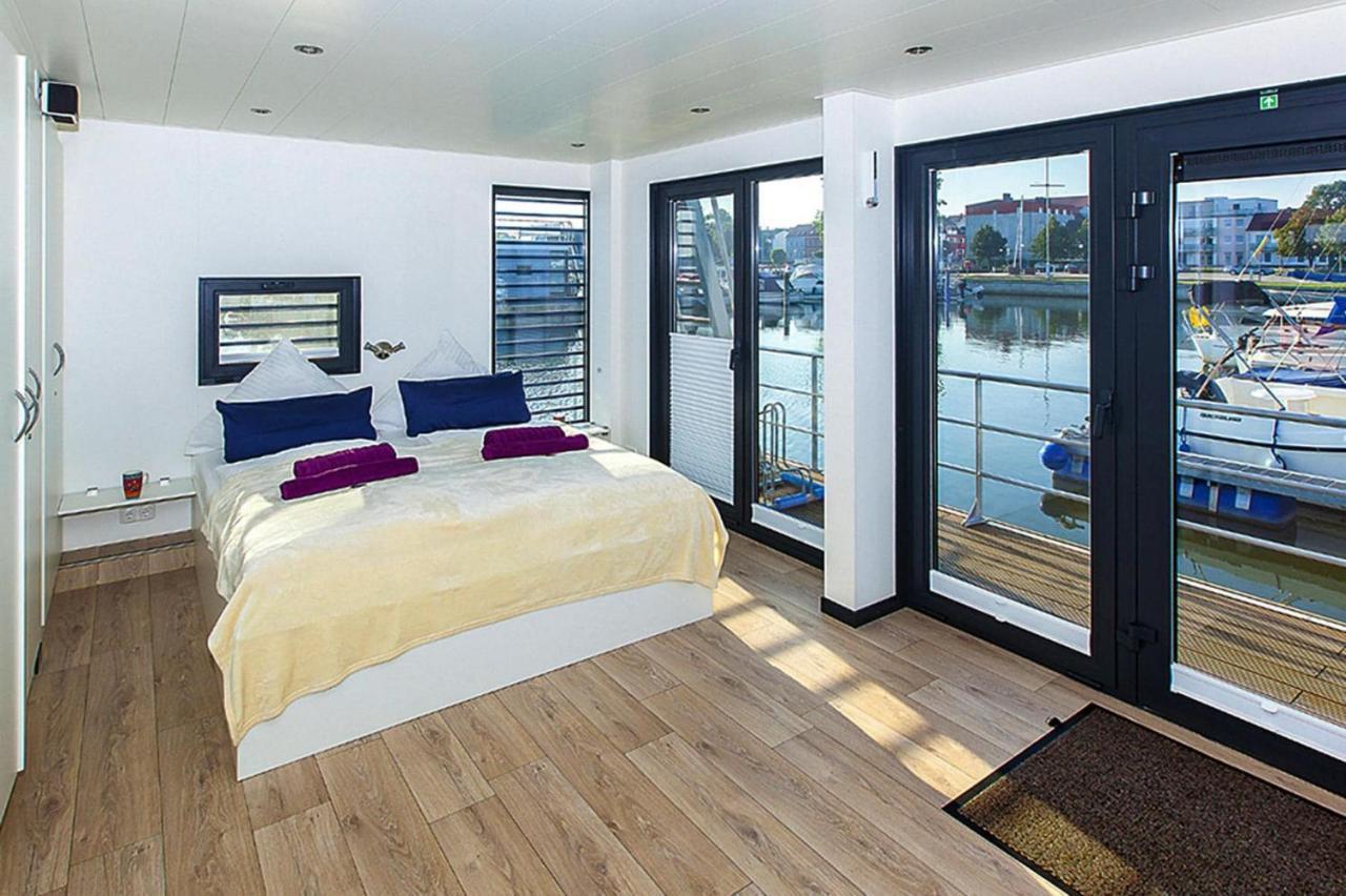 Hausboot Floating Houses Blue Active In 리브니츠 담가르텐 외부 사진