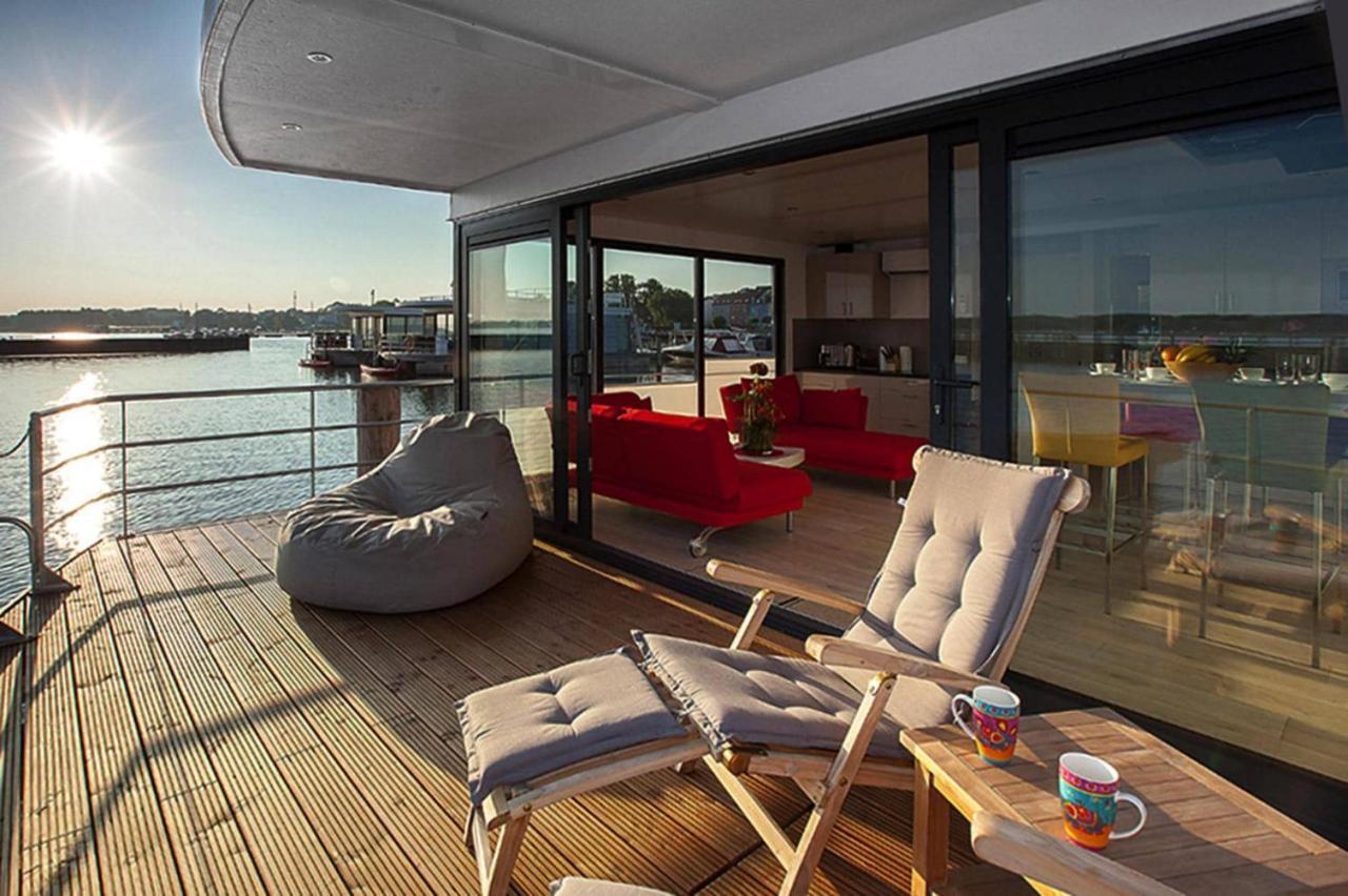 Hausboot Floating Houses Blue Active In 리브니츠 담가르텐 외부 사진