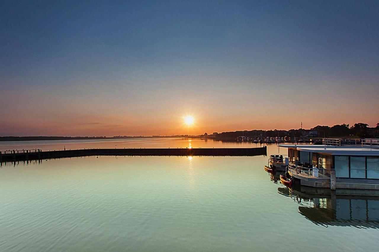Hausboot Floating Houses Blue Active In 리브니츠 담가르텐 외부 사진